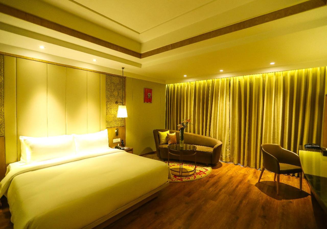 Hotel Radisson Bhopal Exterior foto
